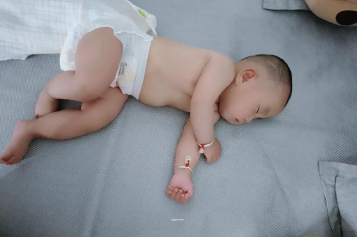 鹰潭几个月宝宝开始长牙